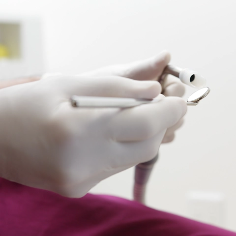 手袋は患者様ごとに交換