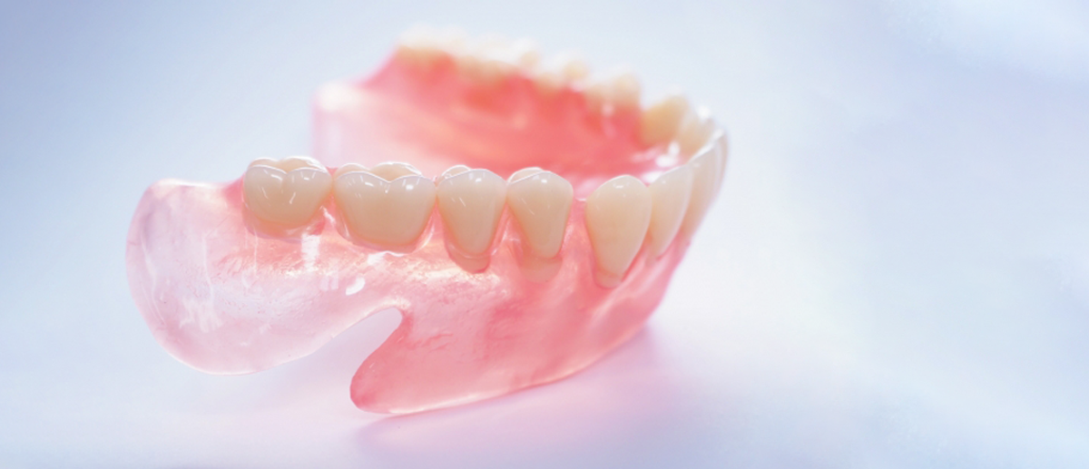 食事を楽しむための入れ歯